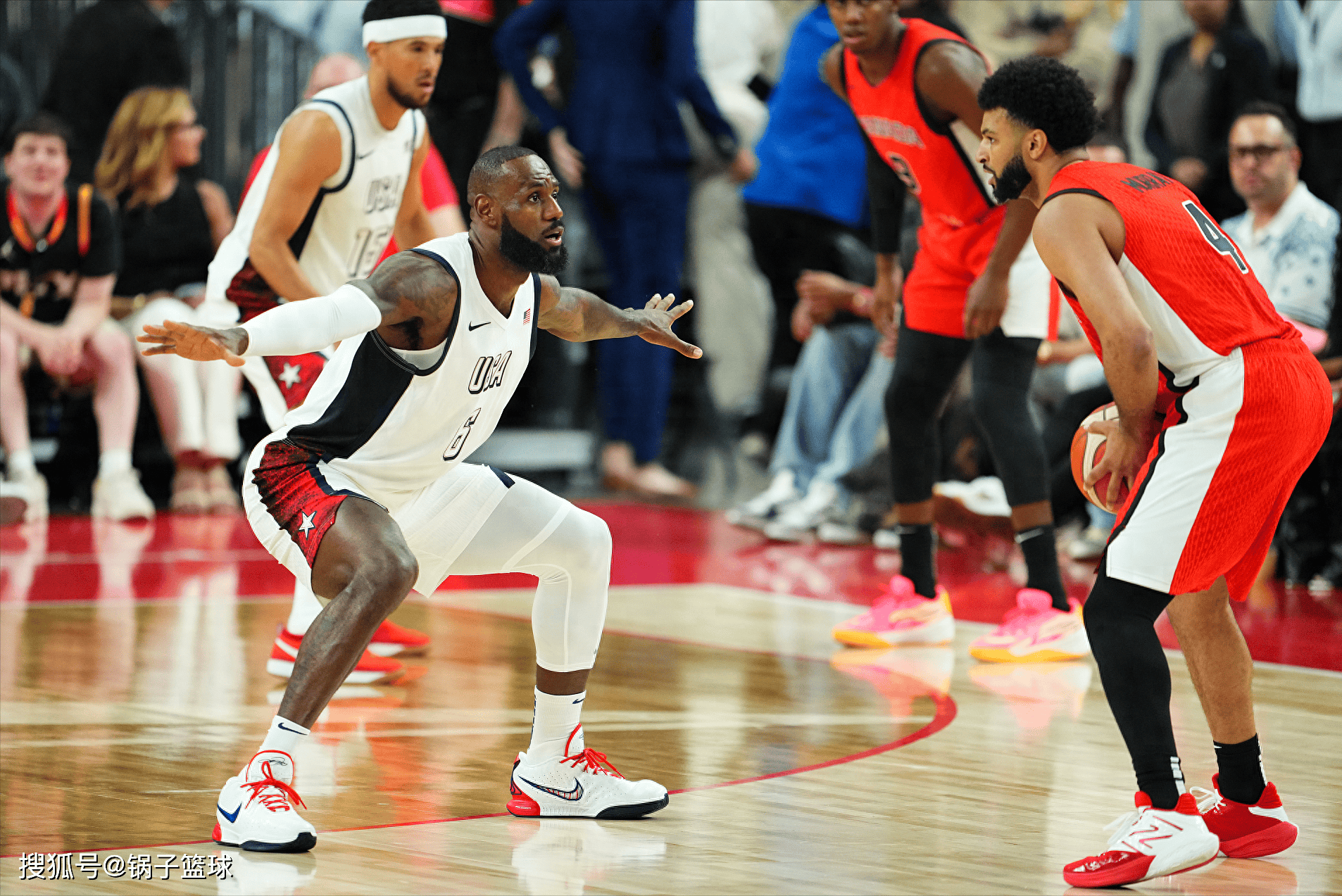 美国队引发争议！，詹姆斯官方宣布爆冷新规赛场气氛高涨的简单介绍-九游下载中心
